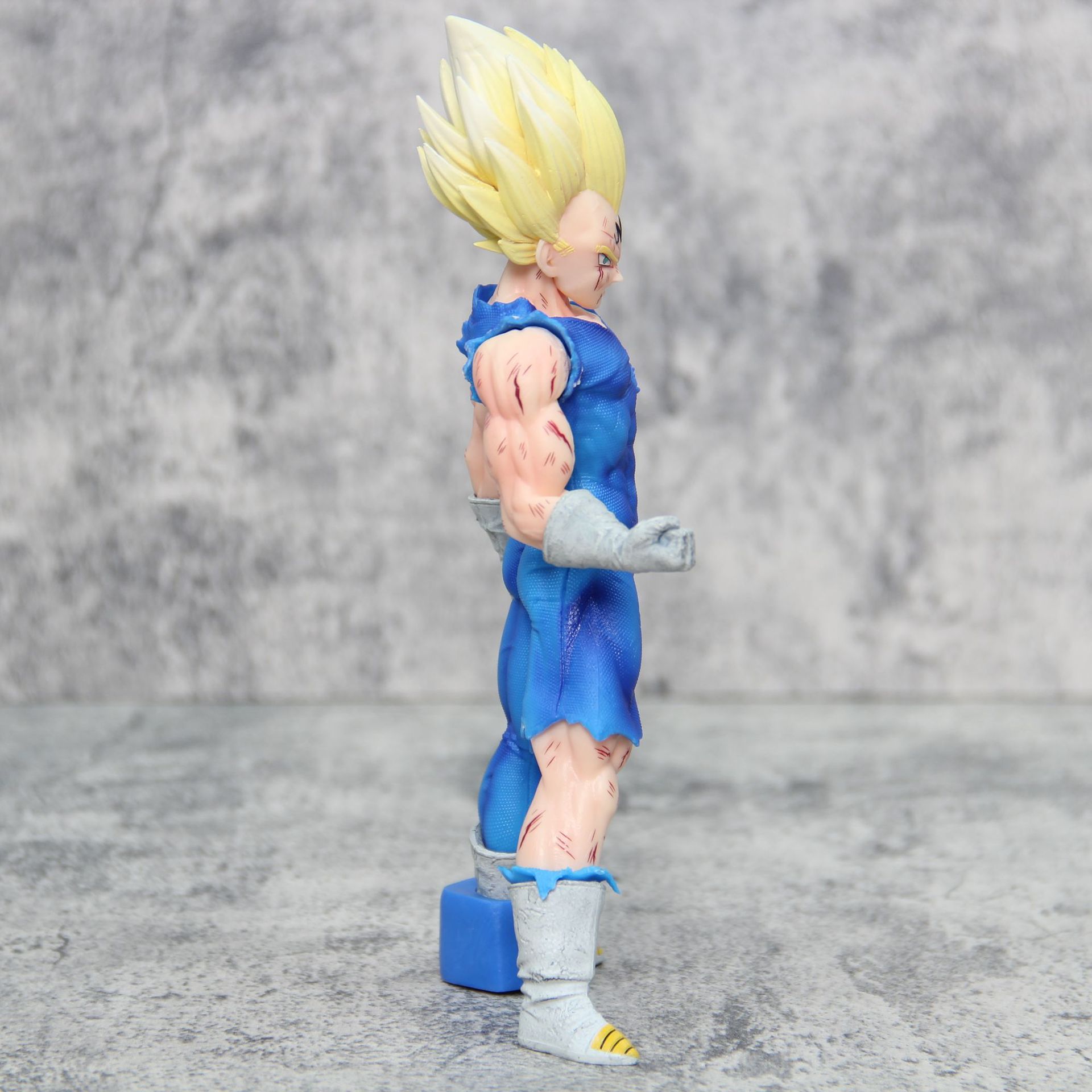 Figura de Vegeta Príncipe Supe - Model Kit Vegeta reseña y precio